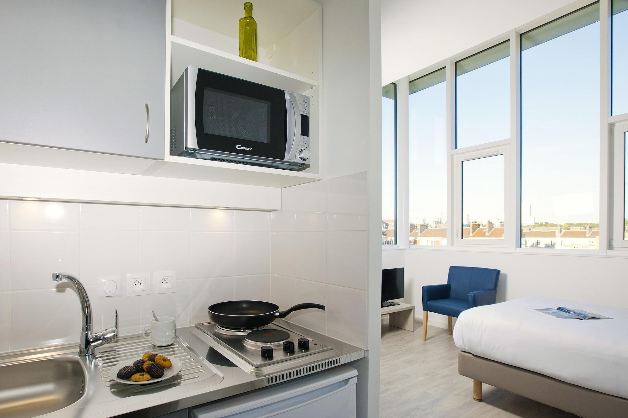Sejours & Affaires Paris-Davout Aparthotel Exterior photo