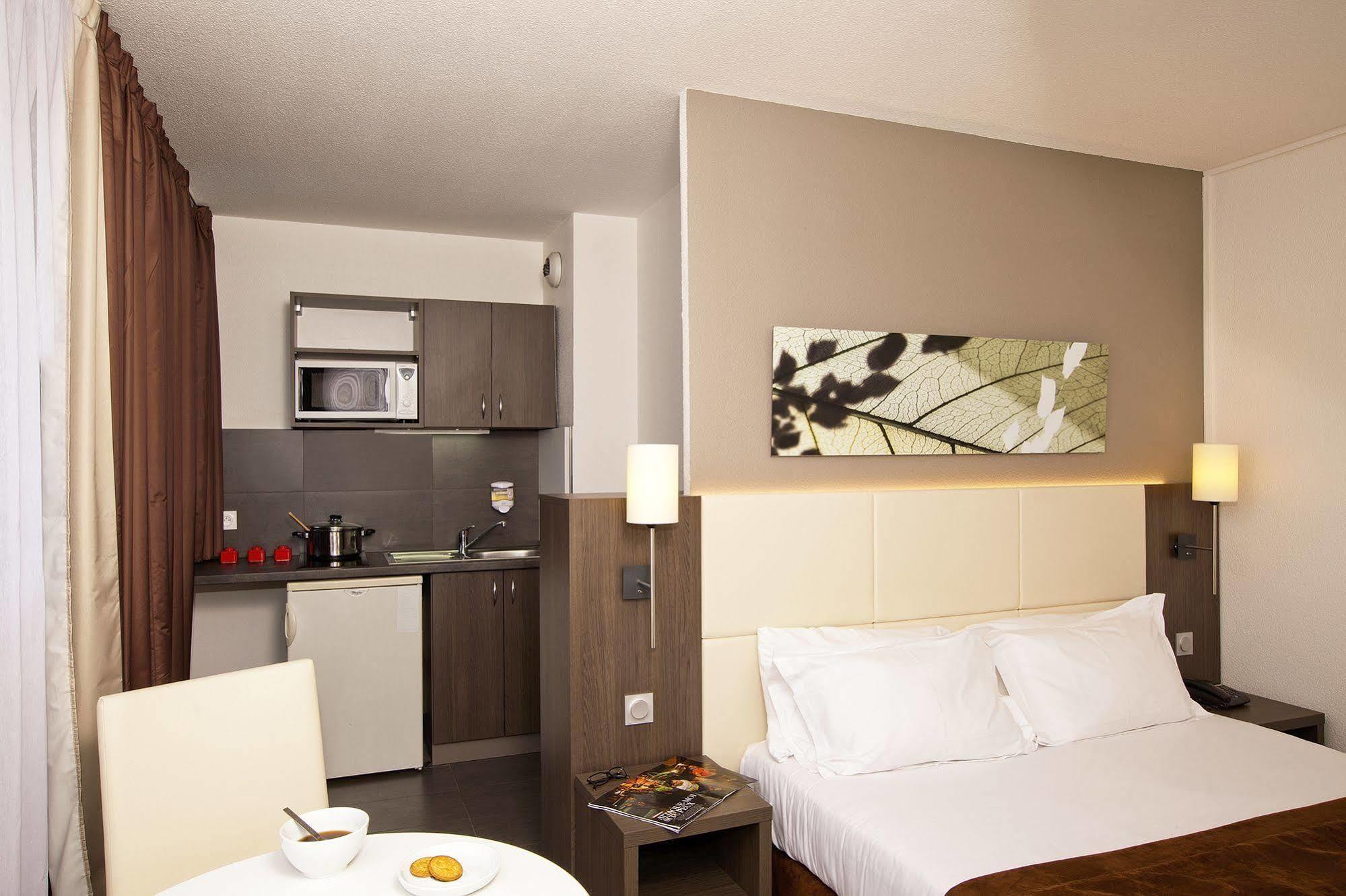 Sejours & Affaires Paris-Davout Aparthotel Exterior photo